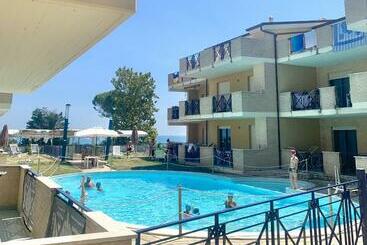 آپارتمان‌های توریست‌ها Alloggio Vista Mare   Parcheggio Gratis