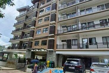 Apartamenty turystyczne Brenthill Condo Suite