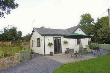 관광객 아파트 Cosy Country Cottage With Outdoor Bathing