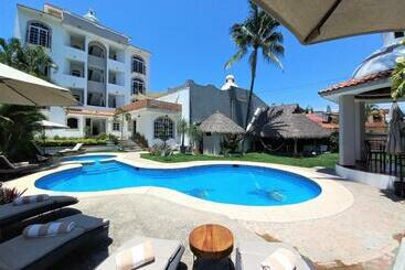 Отель Bungalows Paraíso Bucerías