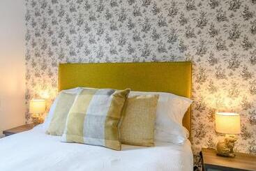 Курорт Herons Mead Lodges