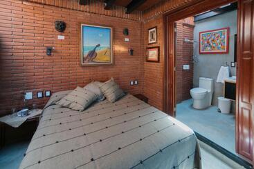 Larimar Gallery Y Hotel Boutique