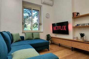 דירות לתיירים Like Home Apartment Shallvaret City Centre