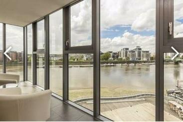 游客公寓 Luxury Riverside Apartment