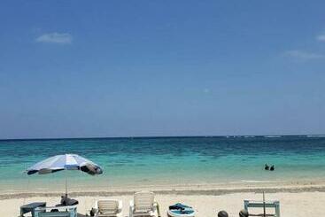 Пансион 宮古島ゲストハウス マウイ