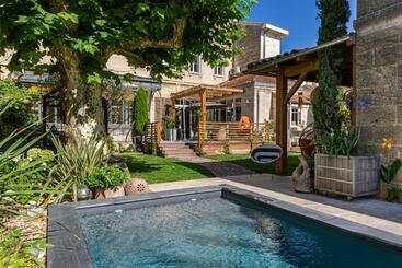پانسیون La Maison Mulatô, Demeure Privée D Hôtes, Piscine & Spa Libourne, Saint Emilion