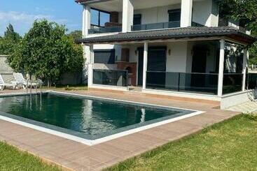 Жильё для туристов Villa çınar