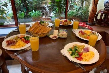 هتل Guilin Oasis Inn