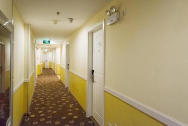 هتل Home Inn Changchun Economy Development Zone