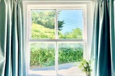 旅馆 The Black Horse Inn