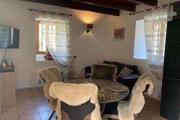 ベッドアンドブレックファースト Manoir Du Charme Dans Les Gorges Du Tarn Causses Lozere