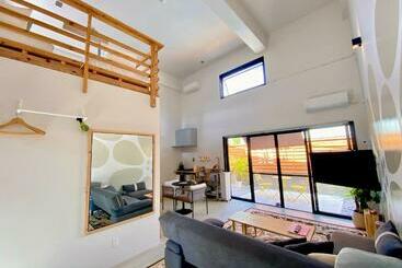 מלון דירות Little Swiss House