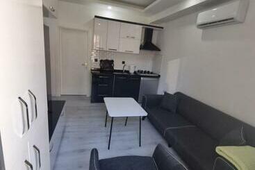 شقق خاصة سياحية Aloha Airport Guest Home