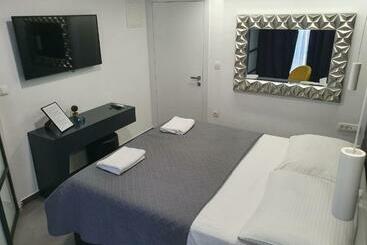 ベッドアンドブレックファースト Mido Rooms