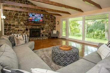 Жильё для туристов Forestview Manor