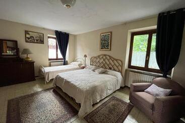 膳宿费 Il Gufo E Il Gatto Del Lago