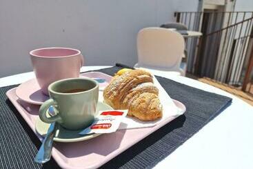 B&b Tra Le Vie Del Borgo