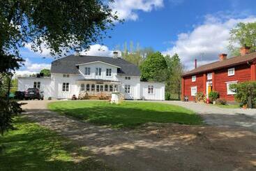 تختخواب و صبحانه Bredsjö Gamla Herrgård White Dream Mansion