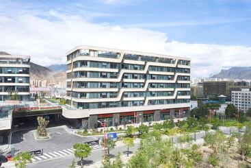 هتل Hilton Garden Inn Lhasa