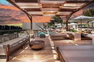 هتل Motto By Hilton Tulum