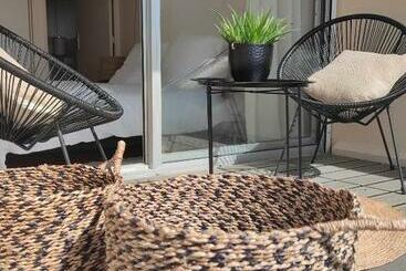 ツーリストアパートメント Le 3 Appartement Vue Mer Avec Jardin 100m De La Plage Et De La Thalasso