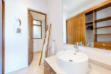 Жильё для туристов Maji 109 Modern Apartment In Central Playa