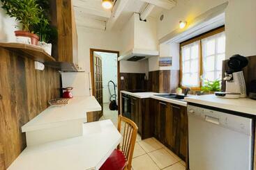 דירות לתיירים Townhouse On The Banks Of The Indre