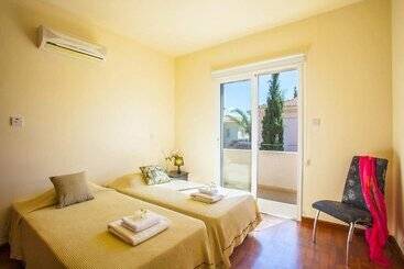 관광객 아파트 Villa Miracle In Paralimni