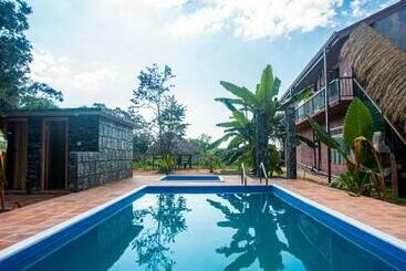 Отель Jungle Hut Resort Sigiriya