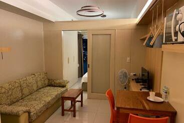 Aparthotel Netflix Destina Stays At Jazz Residences Makati, Metromanila