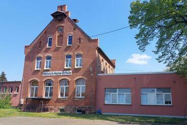 膳宿费 Gästehaus Heinrich Heine Schule