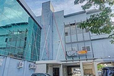 Collection O 91414 Hotel Marina Beach