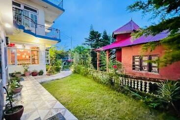 هتل Grand View Lodge And Restaurant Dharamshala