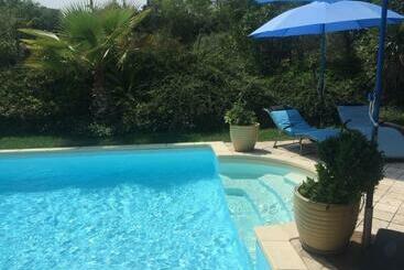 بنسيون Le Mas Du Sud