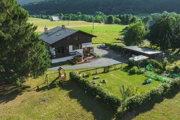 تختخواب و صبحانه Chalet Ouréa