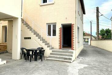 Апарт-отель Comme Chez Soi , Déplacement Pro