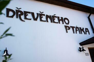 펜션 Penzion U Dřevěného Ptáka