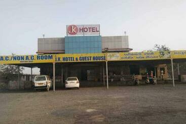 Hotel Spot On 88390 J K And Guest House