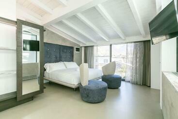 ホテル Domus Cavour Rooms&suites