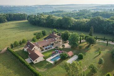 Пансион Domaine Du Bugassou, Chambres, Table D Hôtes & Spa