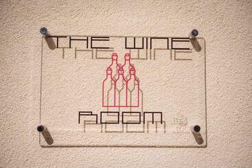 ペンション The Wine