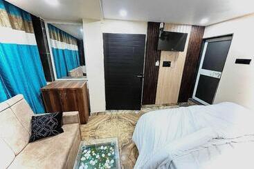 בית מלון כפרי Town Inn