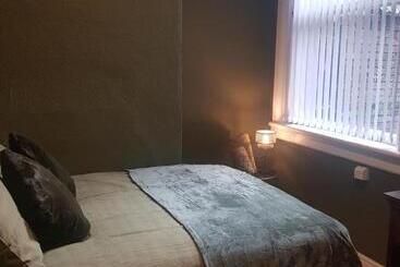 آپارتمان‌های توریست‌ها Ground Floor Olive Suite, Digbeth Studio