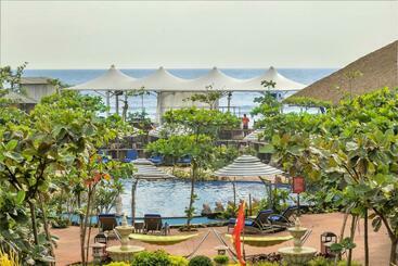 Отель Mayfair On Sea, Morjim Beach, Goa