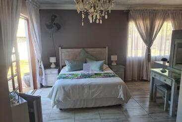 بنسيون Royal Villa Guesthouse