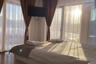 پانسیون Silver Mountain Villa Colibita
