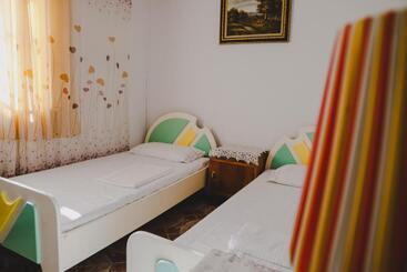 פנסיון Stone Villa Gorice