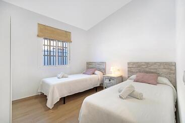 شقق خاصة سياحية Retama Beach