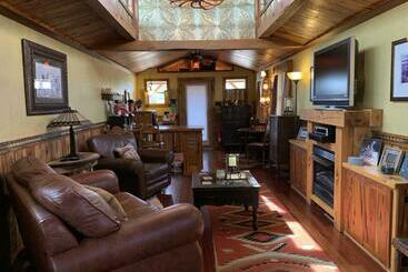 펜션 Tabasco Ranch   Antler Cabin