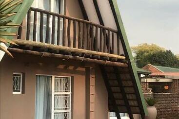 Bed and Breakfast Pomona Lodge